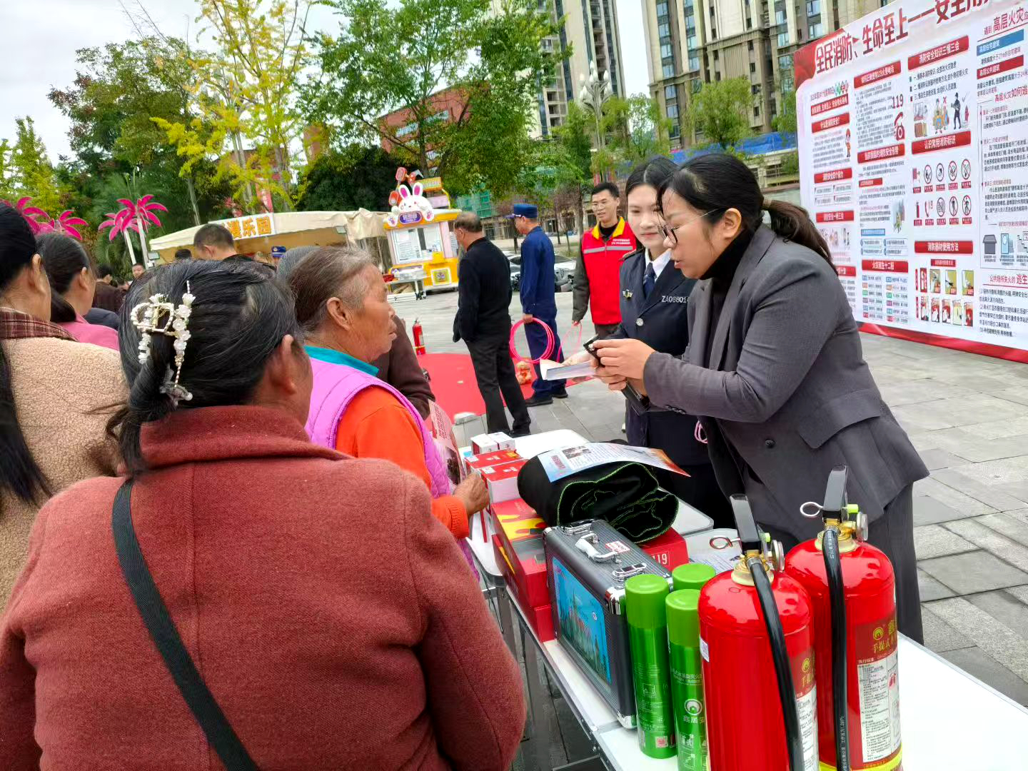 全民消防、生命至上——安全用火用电丨2025年政安消防119消防宣传月活动全国联动